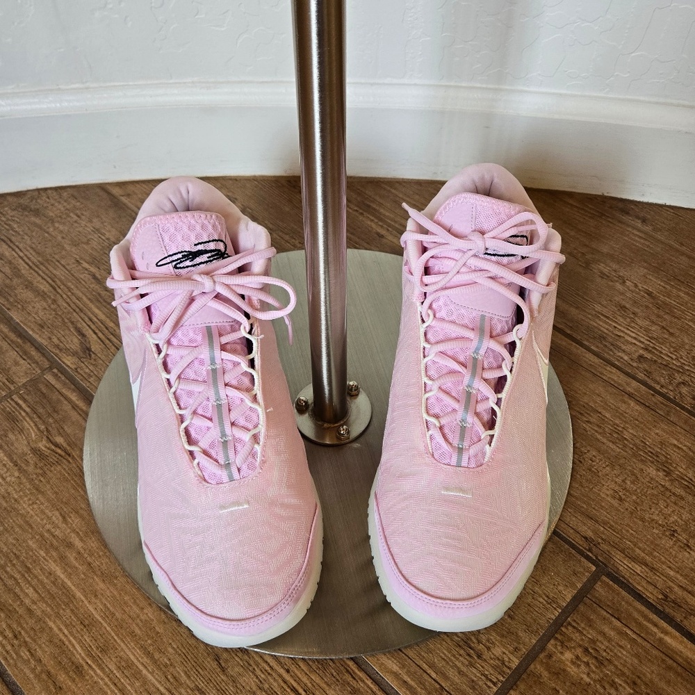 Nike Lebron NXXT Genisus Sneakers